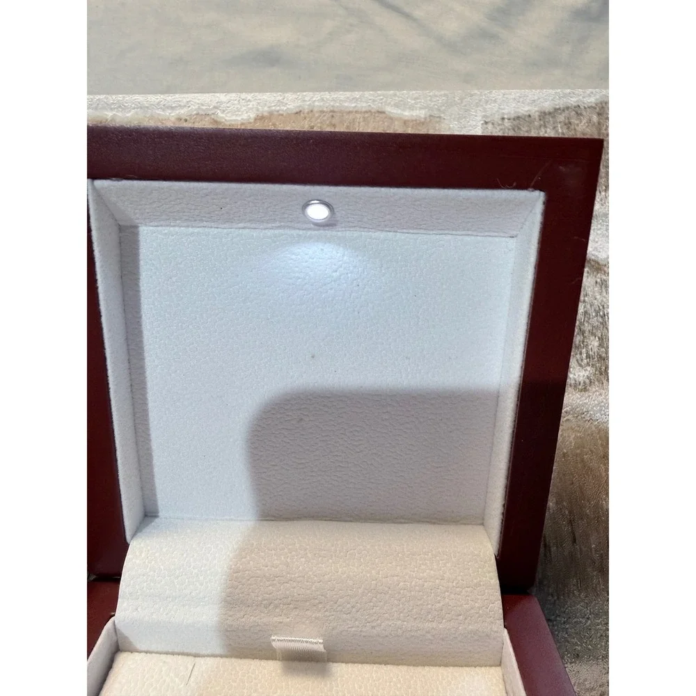 Mahogany Wood LED Lighted Jewelry‎ Ring Box White Interior Gift Display Case